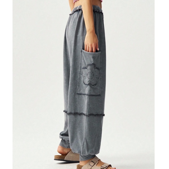 Plus Mineral WAsh Floral Patchwork Stretchy Waist Joggers Pants - Picture 5 of 7